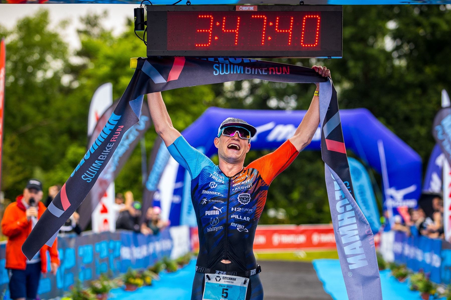 Pavel Wohl v cíli Czechmana, časomíra 3:47:40
